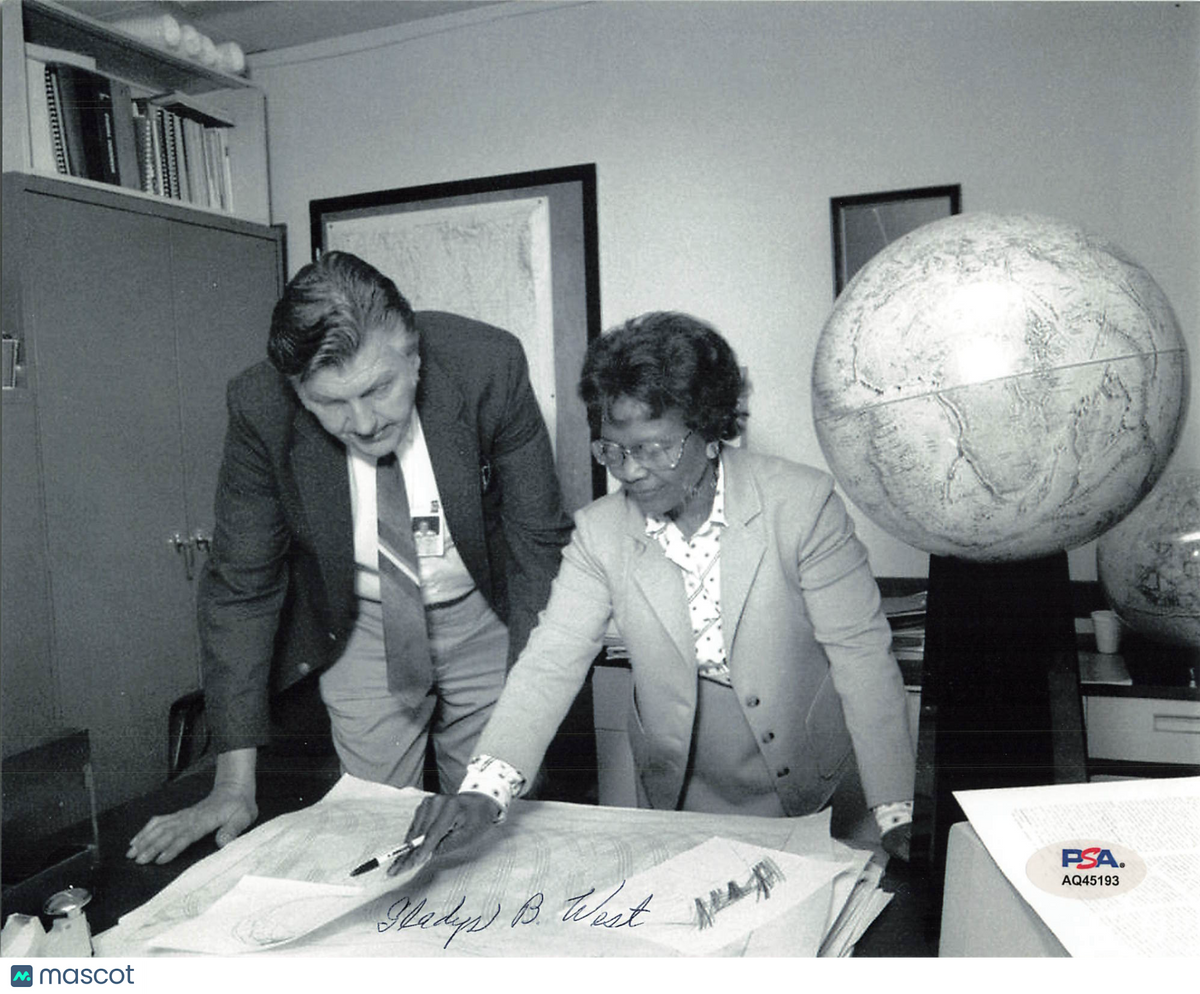 Gladys West Signed 8x10 Photo PSA Autographed