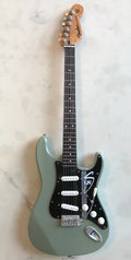 Axe Hvn Ks555 K W Shepherd Fender Strat Kws Grn Gt - Axe Hvn Ks555 K W Shepherd Fender Strat Kws Grn Gt - Collectibles