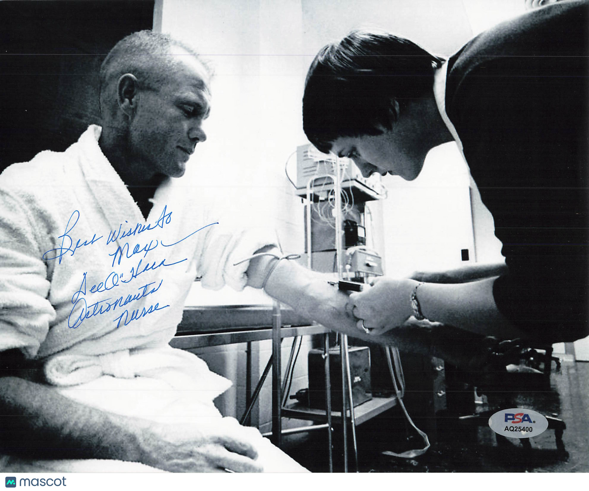 Dee O'Hara Signed 8x10 Photo PSA Autographed