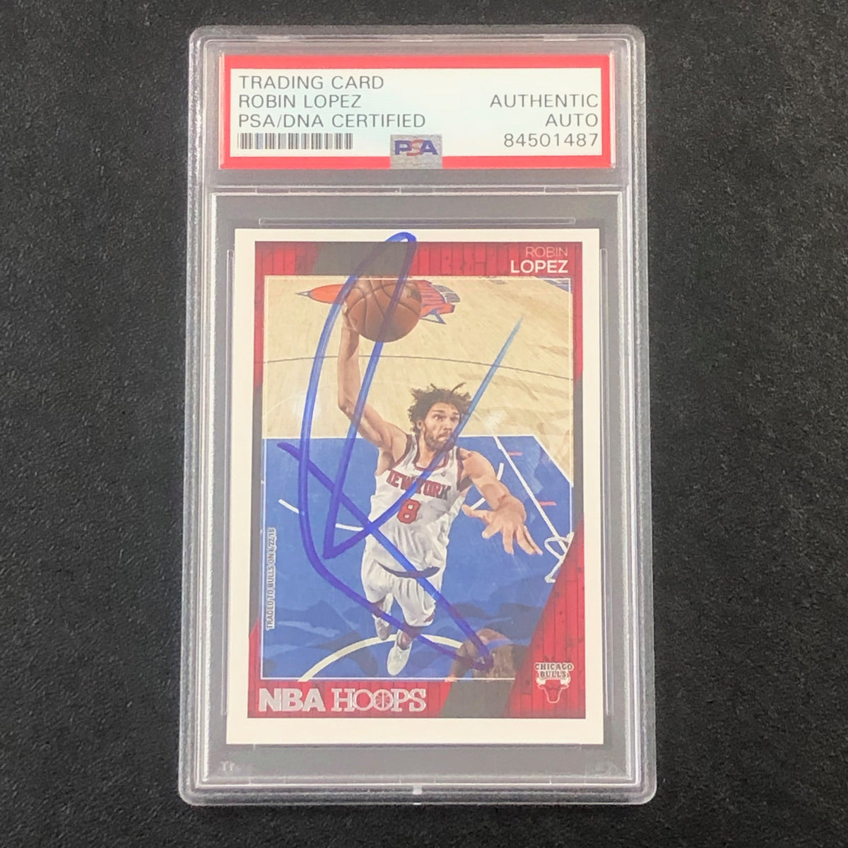 2016-17 NBA Hoops #202 Robin Lopez Signed Card AUTO PSA Slabbed Bulls