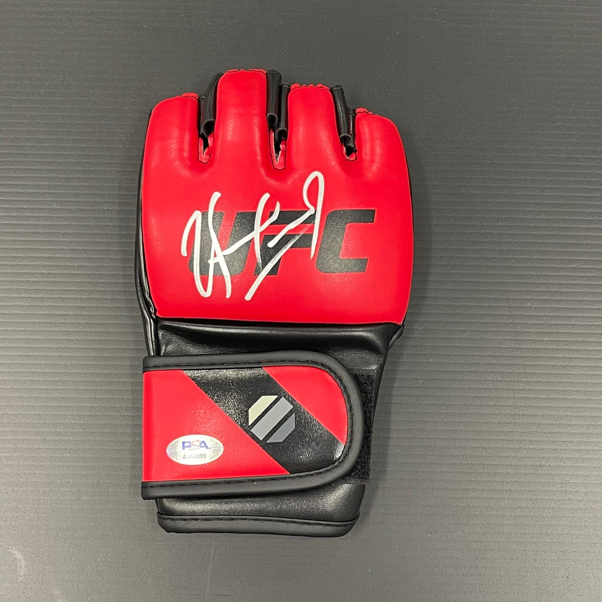 Kamaru Usman Signed Glove PSA/DNA Autographed UFC