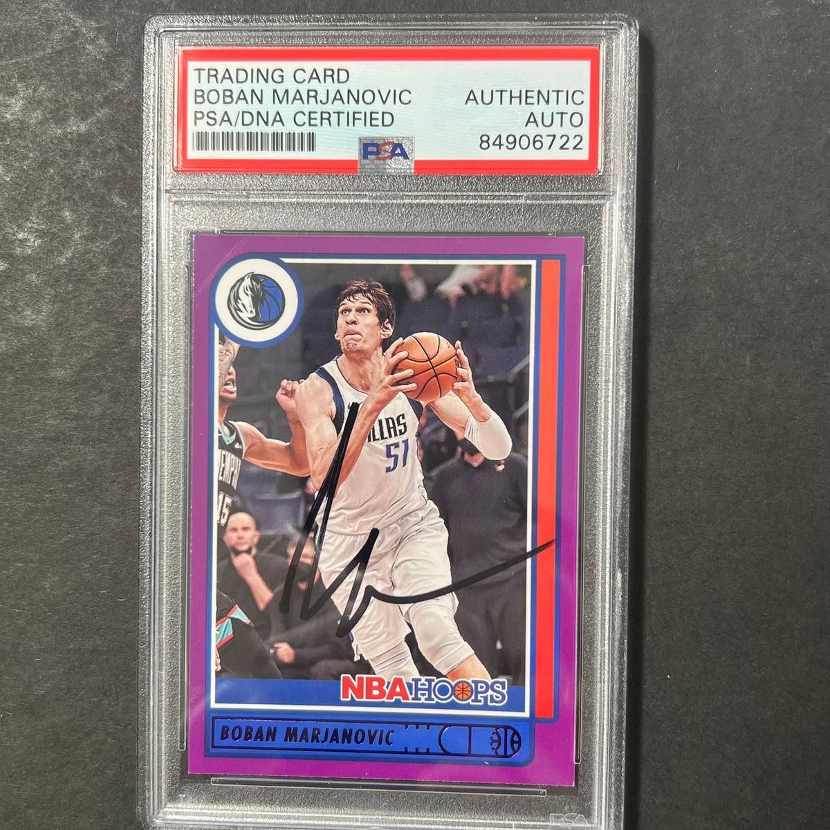 2021-22 NBA Hoops #122 Boban Marjanovic signed Auto Card PSA/DNA Slabbed Mavericks