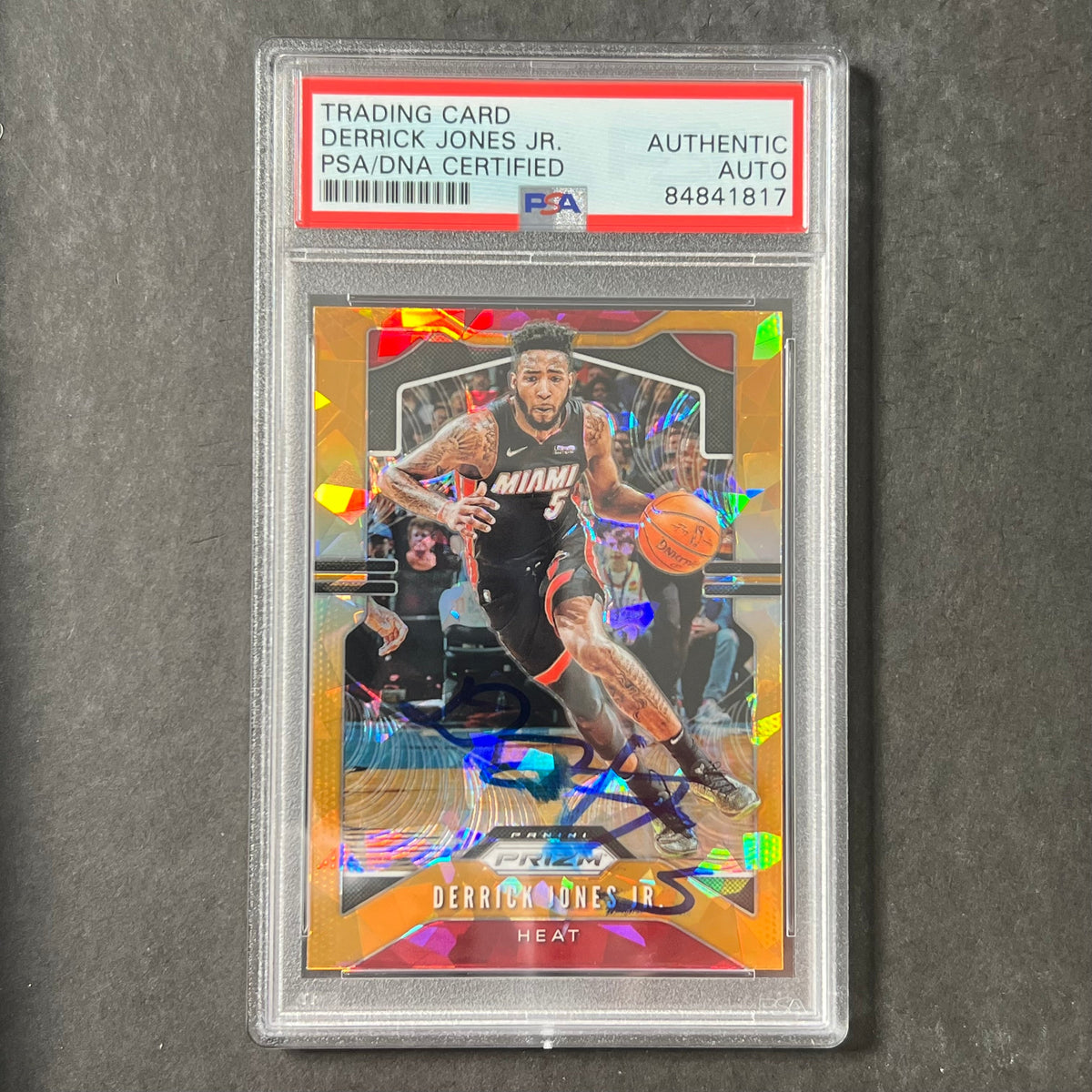 2019-20 Panini Prizm #150 Derrick Jones Jr. Signed Card AUTO PSA/DNA Heat