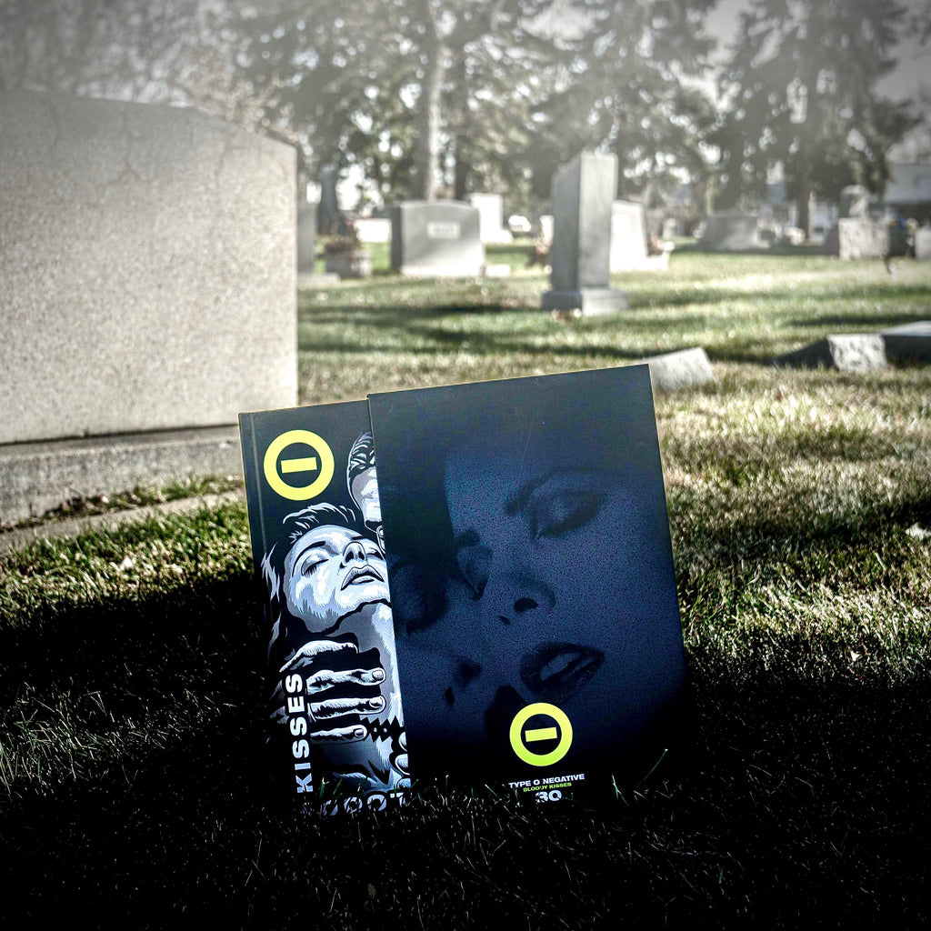 Type O Negative Bloody Kisses 30 - Deluxe Bundle