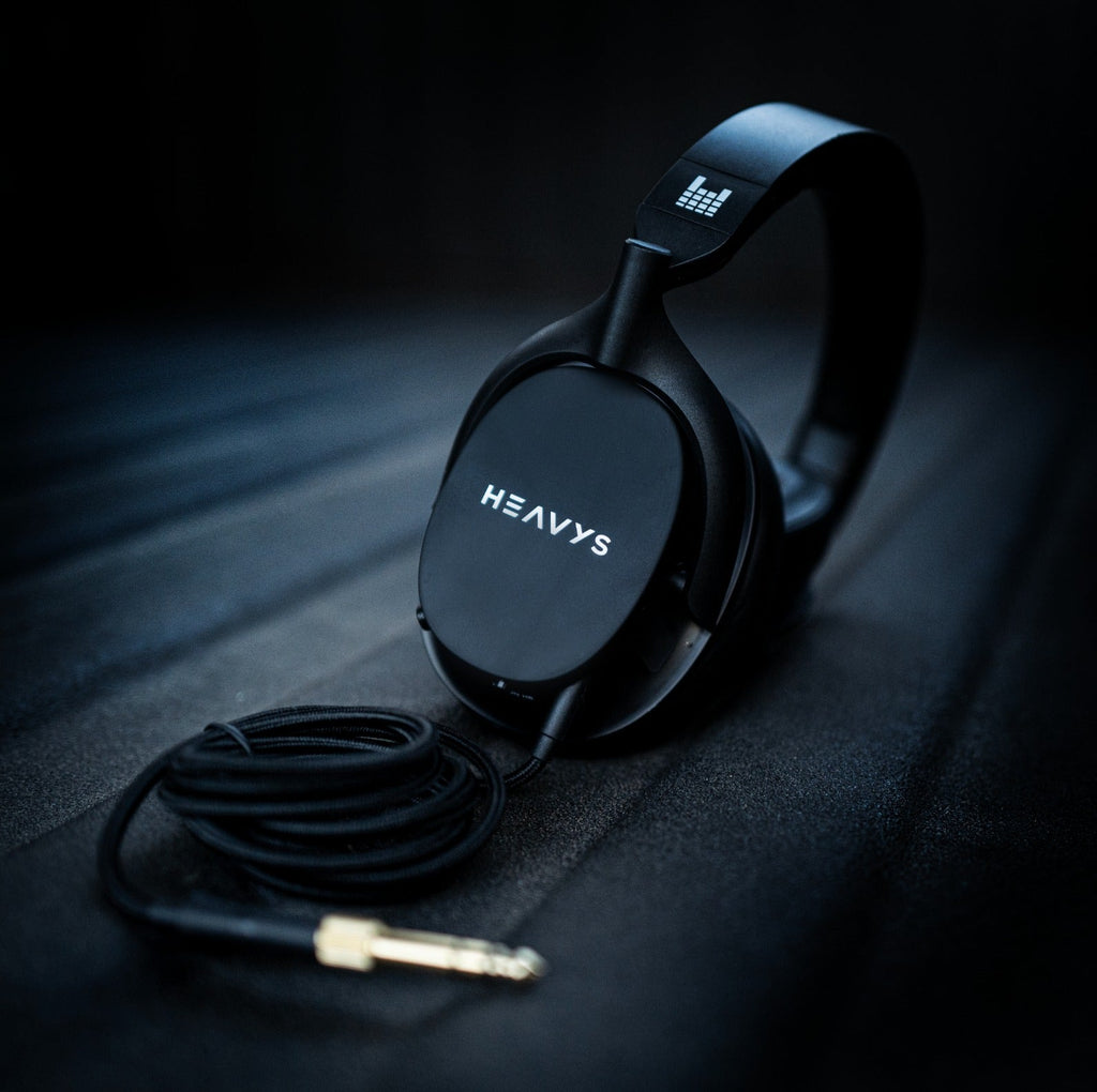 Heavys Premium Silver-Coated AUX Cable (1.8 mr/5.9 ft) for Lossless Audio