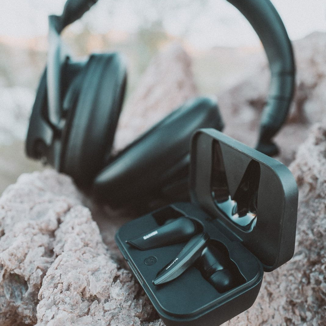 Heavys H1H Headphones + Earbuds Bundle