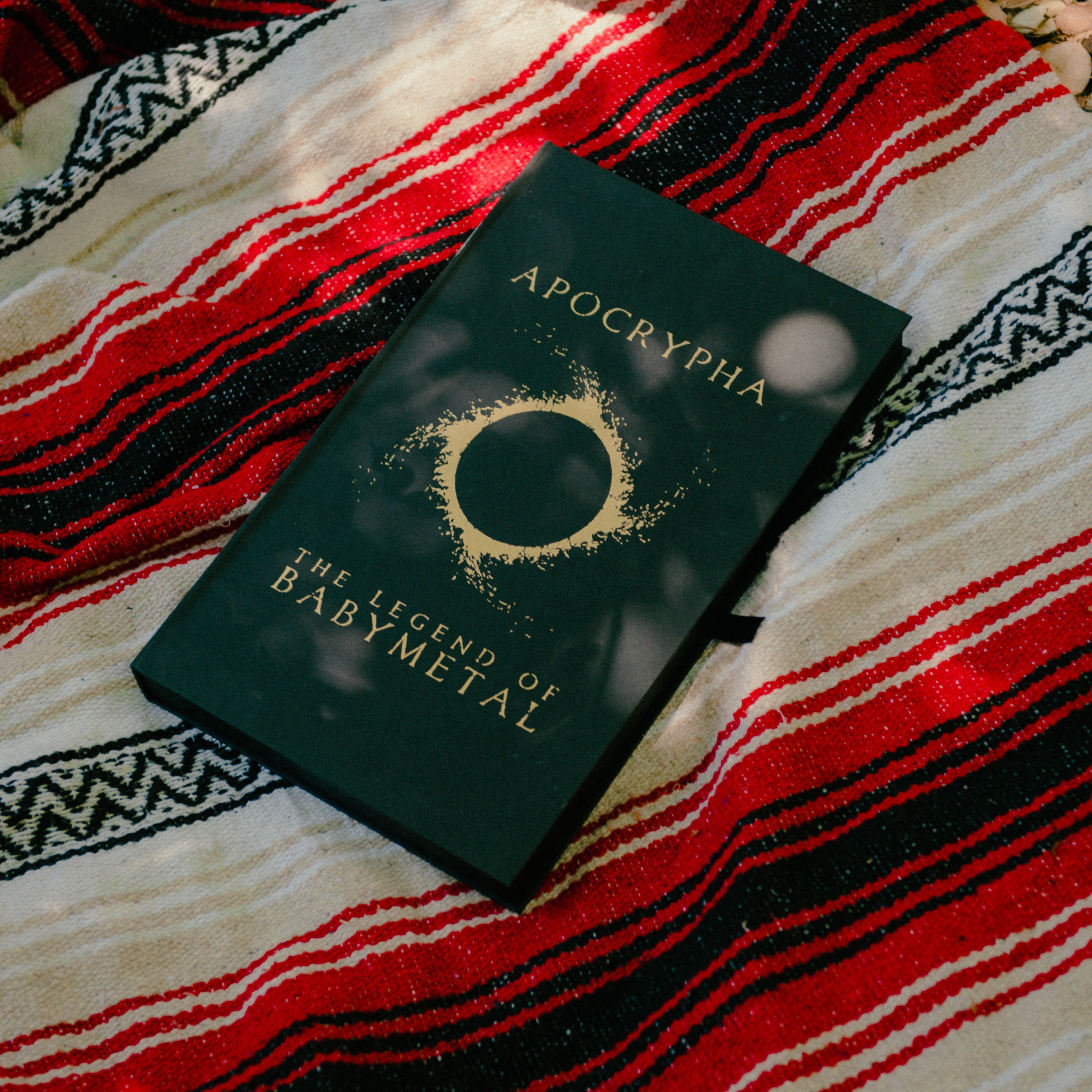 BABYMETAL Apocrypha The Legend of BABYMETAL - Deluxe Edition Book