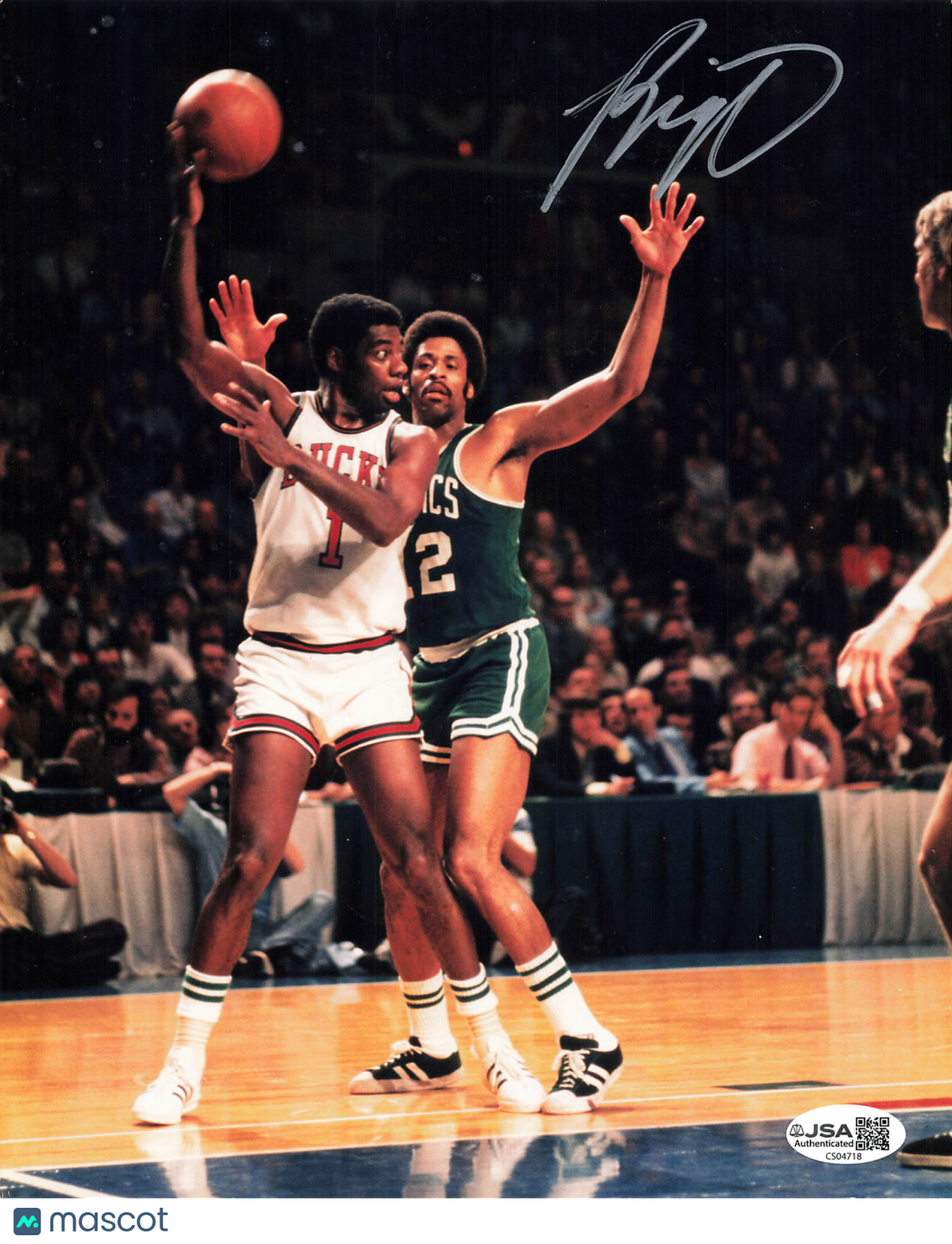 Bob Dandridge Milwaukee Bucks Signed Basketball 8x10 Photo JSA