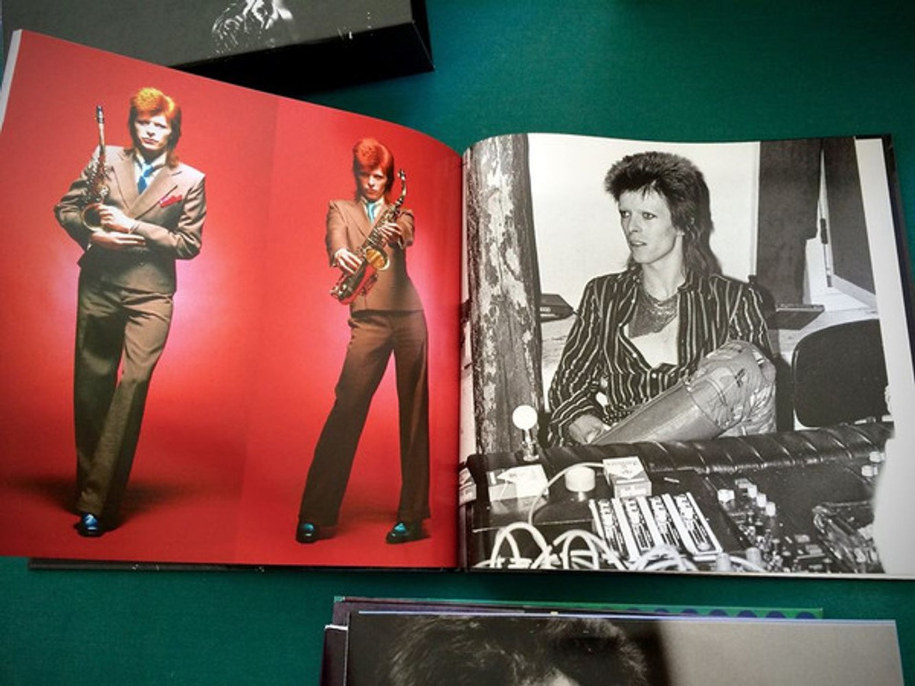 David Bowie – Ziggy Stardust And The Spiders From Mars (2-LP Vinyl Box Set) Vinyl Record