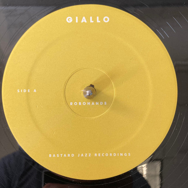 Giallo | Mint (M) Mint (M)