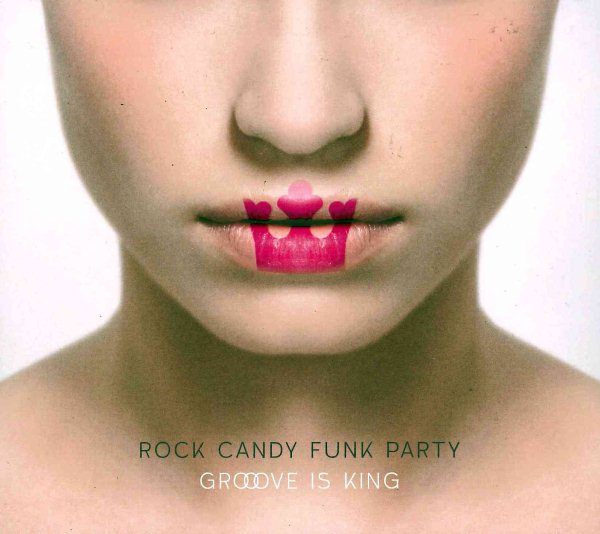 GROOVE IS KING |